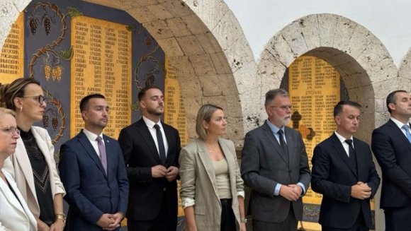 ЋУТИЛО У ПРЕБИЛОВЦИМА НА ОТВАРАЊУ ИЗЛОЖБЕНЕ ПОСТАВКЕ "ПРЕБИЛОВЦИ 1941"