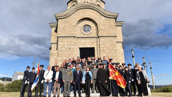 Почаст српским ратницима на месту команде Солунског фронта у Поликастру