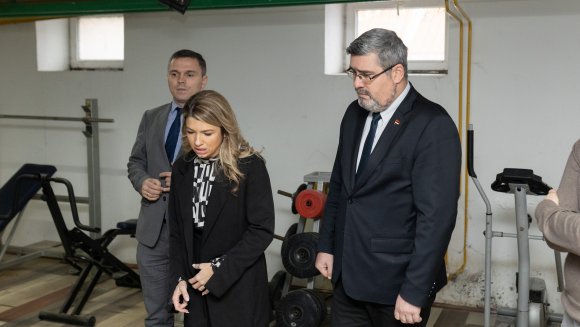 Министар Старовић обишао установе социјалне заштите у Крушевцу