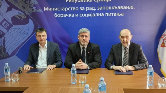 Потписан протокол којим се унапређује положај запослених у систему социјалне заштите