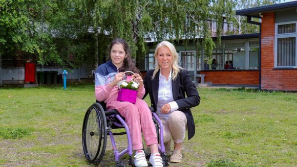 Школа у Алибунару доступна за децу са инвалидитетом – испуњено обећање дато девојчици Дуњи