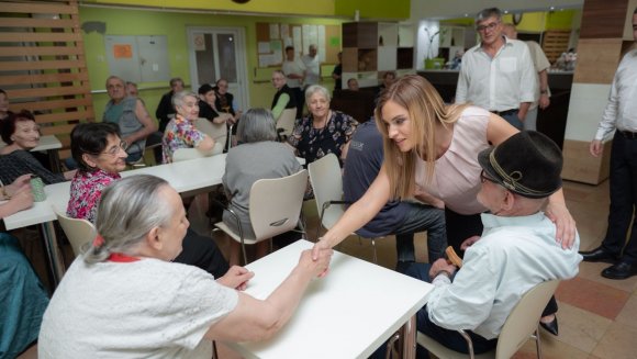 Политика ка људима је најважнија политика Владе Србије