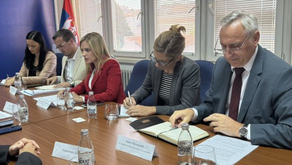 Министар за рад са шефом мисије IOM: Радне миграције и алармантна ситуација Срба на КиМ