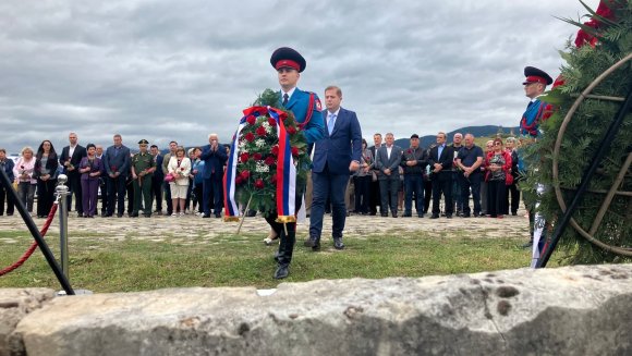 Гаравице код Бихаћа - 84 године од усташког злочина над 12.000 Срба