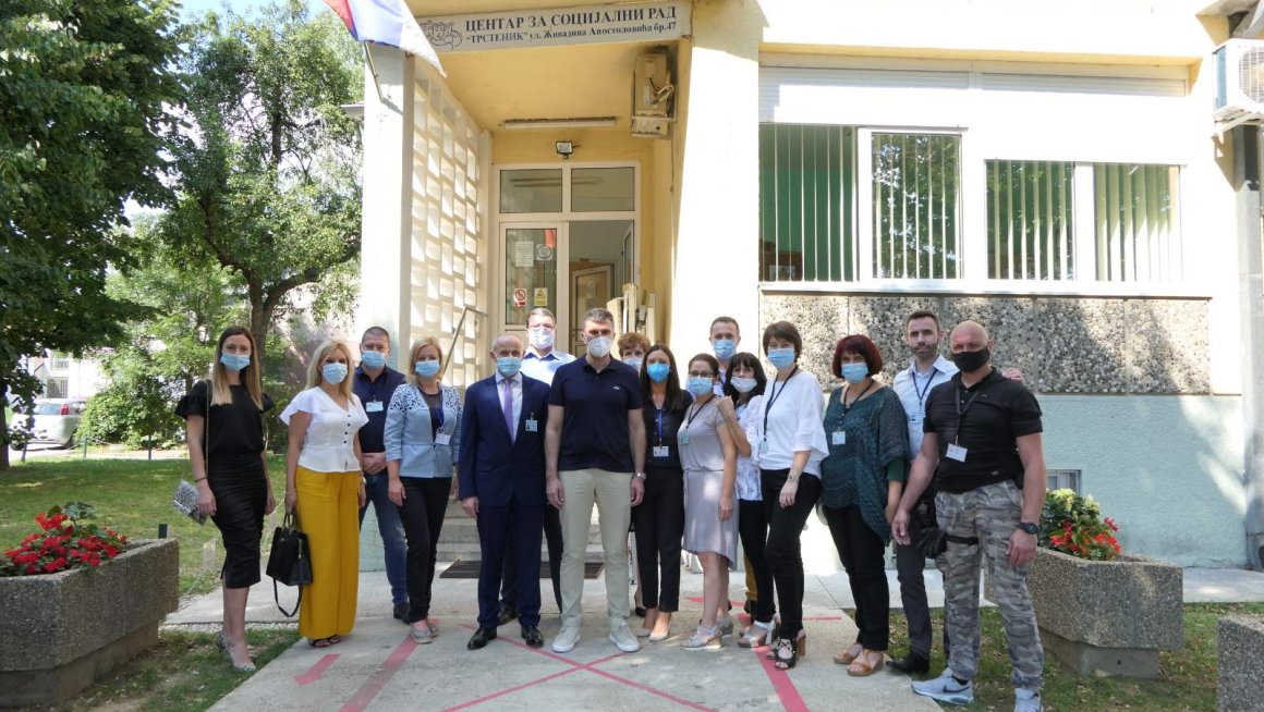Усвојено дете у Трстенику које је несрећним случајем остало без родитеља
