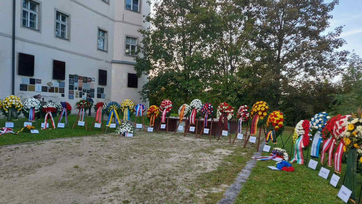 Амбасадор Србије у Бечу положио је венац у замку Хартхајм