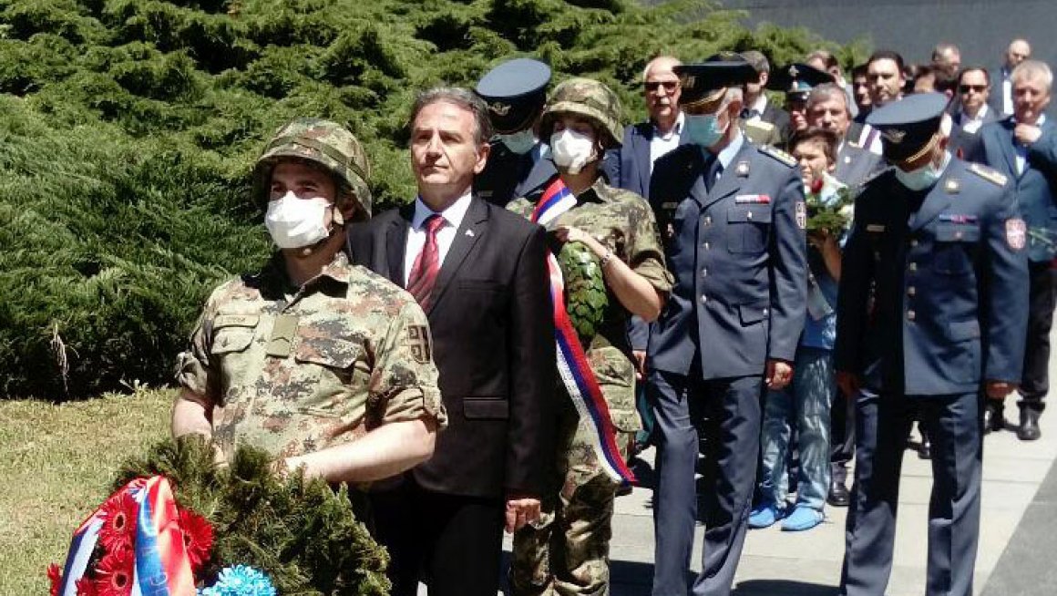 Положени венци на Споменик совјетским ветеранима на Авали поводом Дана победе над фашизмом у Другом светском рату