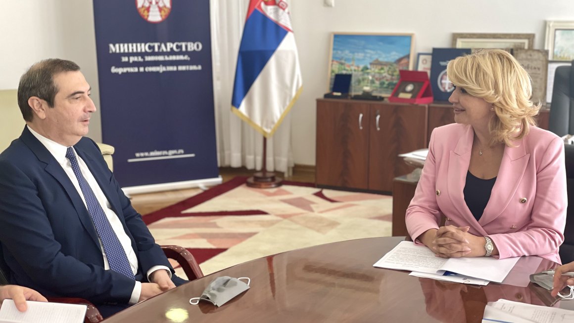 Министарка за рад, запошљавање, борачка и социјална питања проф. др Дарија Кисић Тепавчевић разговарала је данас са новим амбасадором Републике Азербејџан у Републици Србији Камилом Хасијевом о предстојећем потписивању Споразума о социјалном осигурању између две земље. Министарка Кисић Тепавчевић је истакла да је у питању веома важан документ који ће бити од користи за грађане обе државе и да се очекује да он буде потписан у оквиру посете председника Азербејџана Илхама Алијева Србији. Проф. др Кисић Тепавч