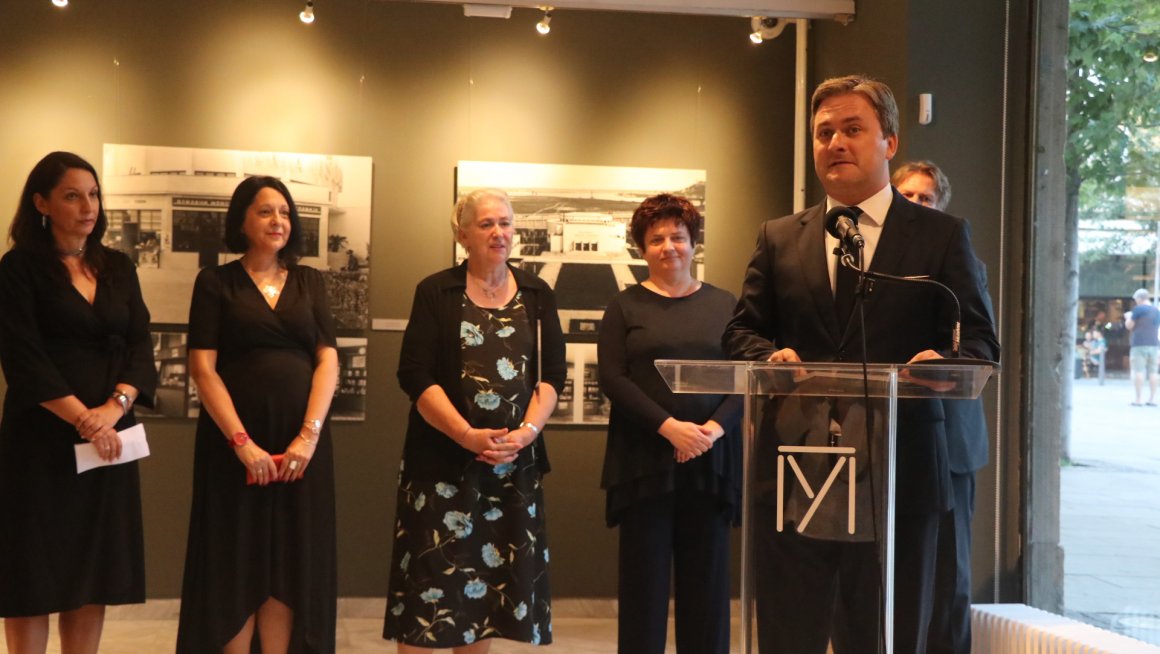 Селаковић отворио изложбу о Петру Зарићу у Музеју примењене уметности