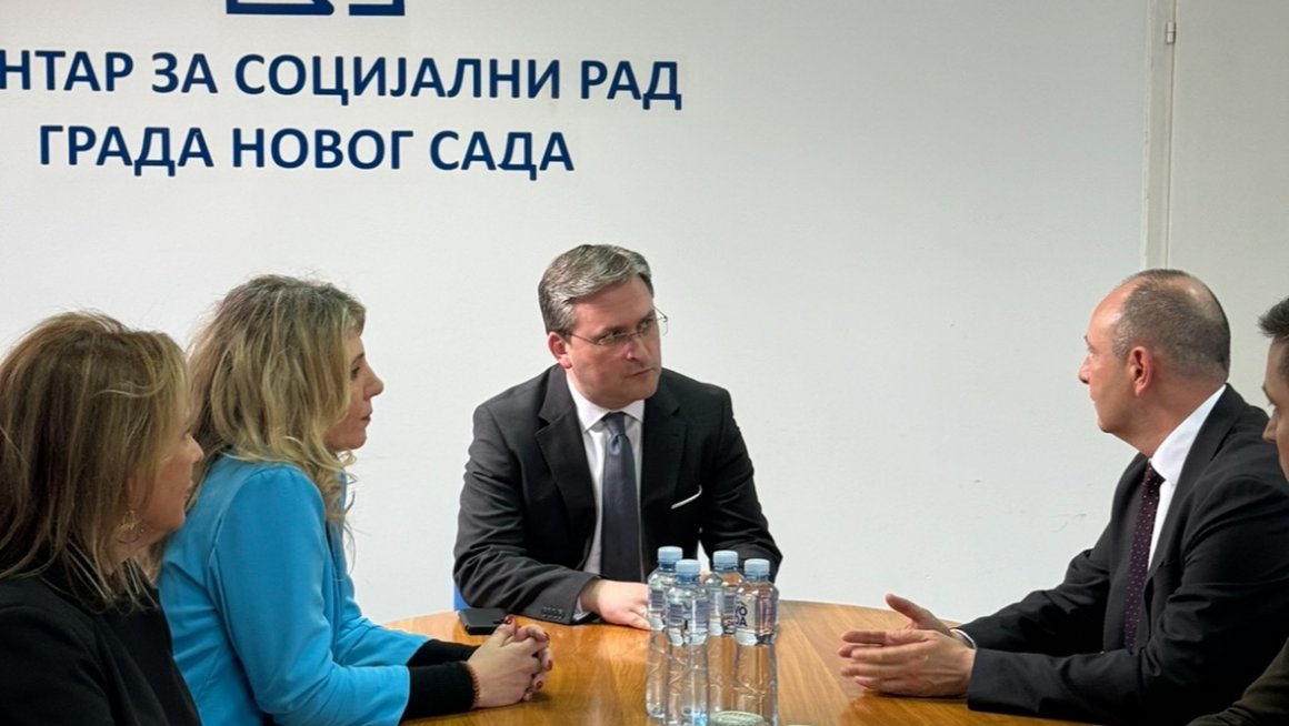 Министар за рад, запошљавање, борачка и социјална питања Никола Селаковић посетио је Центар за социјални рад Нови Сад. Преносимо изјаву министра у целости.