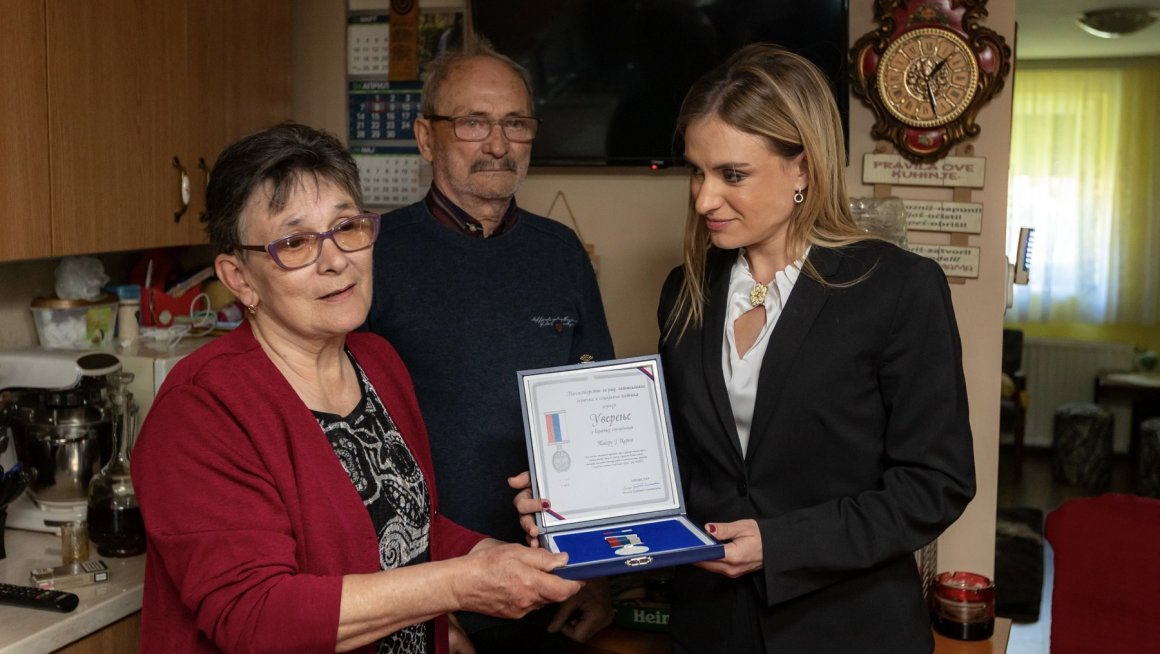 Министар Милица Ђурђевић Стаменковски положила венац Тибору Церни и уручила Борачку споменицу