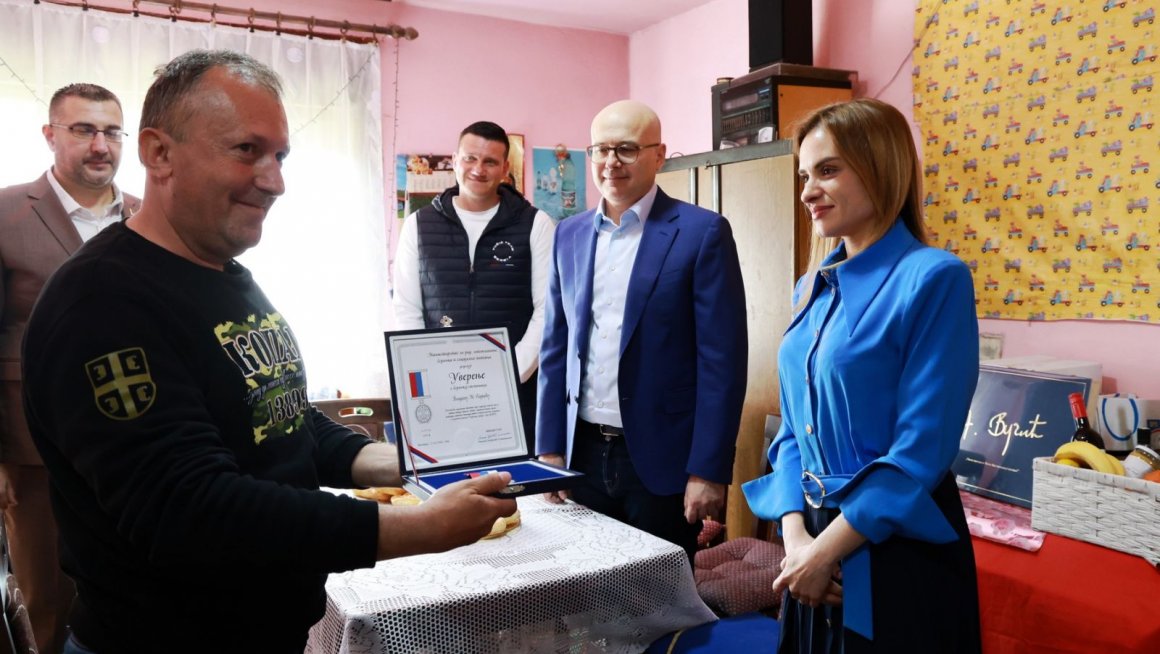Ђурђевић у Смедеревској Паланци: Уручена споменица борцу са Кошара, најављене боље социјалне услуге