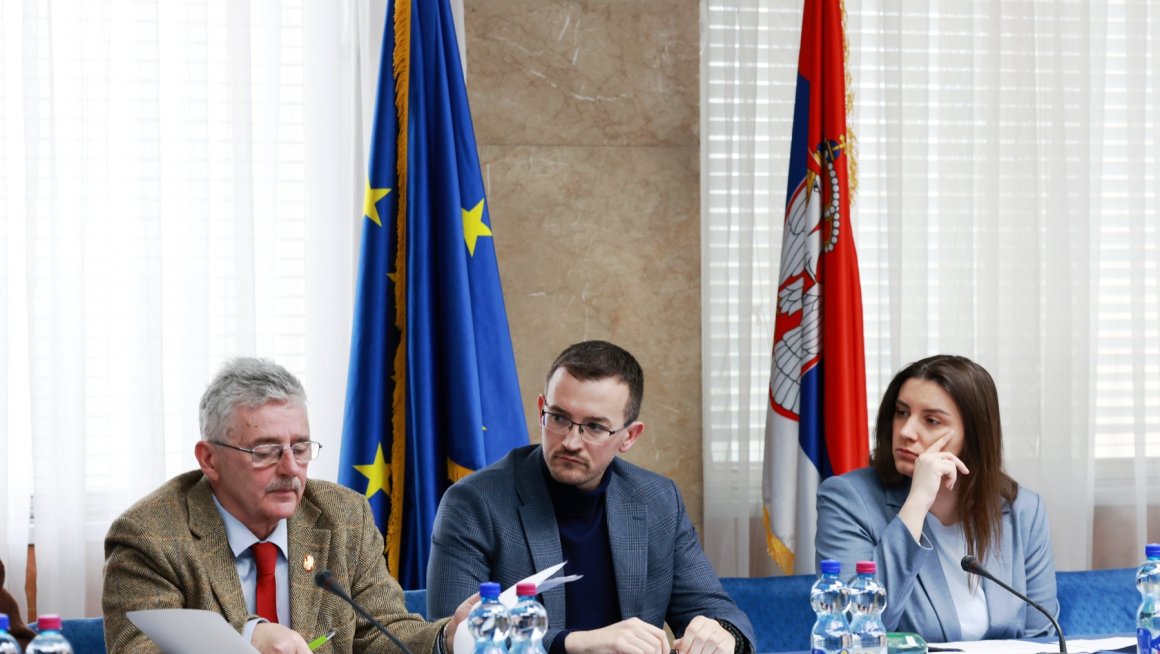 Велики корак ка увођењу права родитељ–неговатељ: усвојен Нацрт закона