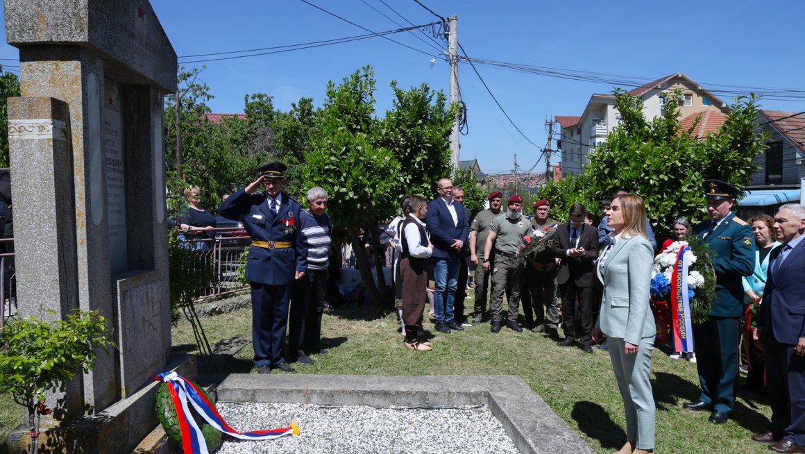 Први пут одата почаст руским и српским војницима у Калуђерици: Ђурђевић најавила реконструкцију спомен - обележја
