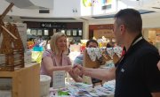 Министар Ђорђевић присуствовао је 13. изложбено-продајном „Базару мама предузетница”