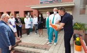 Ђорђевић поделио заштитне комбинезоне установама социјалне заштите за смештај корисника у Сурдулици, Дољевцу, Лесковцу и Јагодини