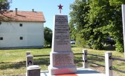 Реконструисан споменик палим руским борцима Црвене армије у Старчеву