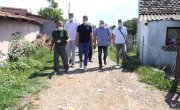 Ђорђевић у ромском насељу у Шапцу: Обезбедићемо овим људима достојанствен живот