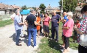 Ђорђевић у ромском насељу у Шапцу: Обезбедићемо овим људима достојанствен живот