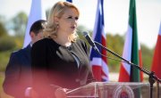 Министарка Кисић Тепавчевић на обележавању годишњице операције „Халијард - ваздушни мост" у Бољанићу код Добоја
