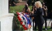 Кисић положила венац на Споменик захвалности Француској