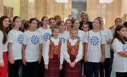 Министарка Кисић са децом – учесницима 53. Међународног сусрета деце Европе  - „Радост Европе“