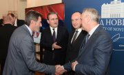 За мање од годину дана запослено 185.321 лицe
