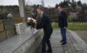 Министар Селаковић обишао Српско војничко гробље у Битољу