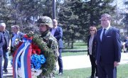 Министар Селаковић положио венац на Споменик деци страдалој у НАТО агресији