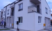 Селаковић на додели социјалних станова 12 породица у Чачку