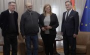 Министар Селаковић уручио српски пасош и решење о држављанству ћерки Благоја Јововића