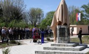 Откривен споменик палим борцима у ратовима деведесетих у Бачкој Тополи