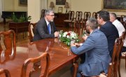 Министар Старовић одржао беседу на Свечаној академији поводом обележавања 110 година од страдања невиних грађана Шапца        Министар за рад, запошљавање, борачка и социјална питања Немања Старовић говорио је на Свечаној академији посвећеној страдању Шапчана у Првом светском рату, одржаној у цркви Светих апостола Петра и Павла.     Подсећајући да Први светски рат представља једну од најтрагичнијих епизода у модерној историји Европе, министар Старовић је истакао да су Србија и српски народ  као нико други п