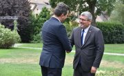 Министар Старовић одржао беседу на Свечаној академији поводом обележавања 110 година од страдања невиних грађана Шапца        Министар за рад, запошљавање, борачка и социјална питања Немања Старовић говорио је на Свечаној академији посвећеној страдању Шапчана у Првом светском рату, одржаној у цркви Светих апостола Петра и Павла.     Подсећајући да Први светски рат представља једну од најтрагичнијих епизода у модерној историји Европе, министар Старовић је истакао да су Србија и српски народ  као нико други п