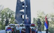 Старовић предводио државну церемонију код споменика Совјетским пилотима