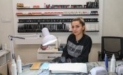 Mинистарка Ђурђевић Стаменковски посетила козметички салон у Нишу: подршка младим предузетницима