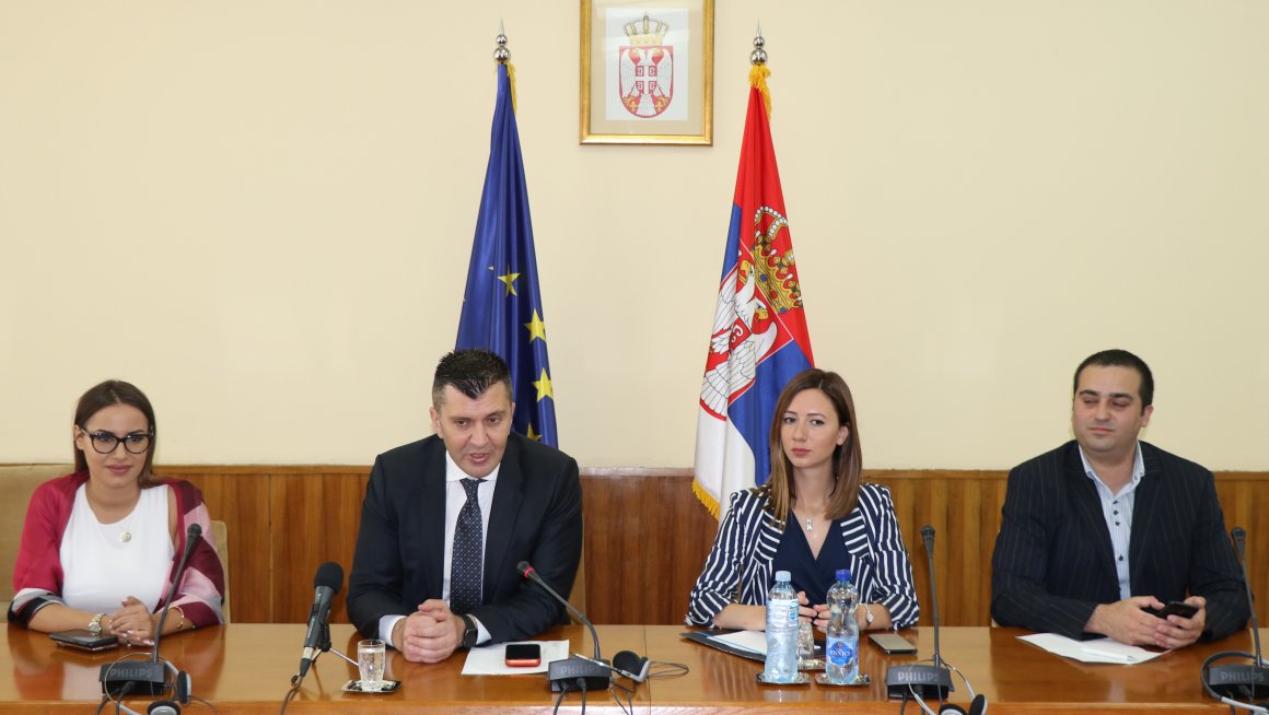 Министар Ђорђевић са новинарима из Народне демократске Републике Алжир о билатералној сарадњи две земље