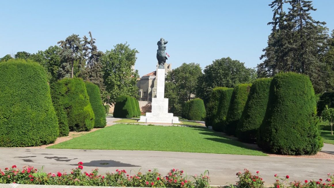 Француски председник Макрон у обиласку спомен обележја српско - француског пријатељства