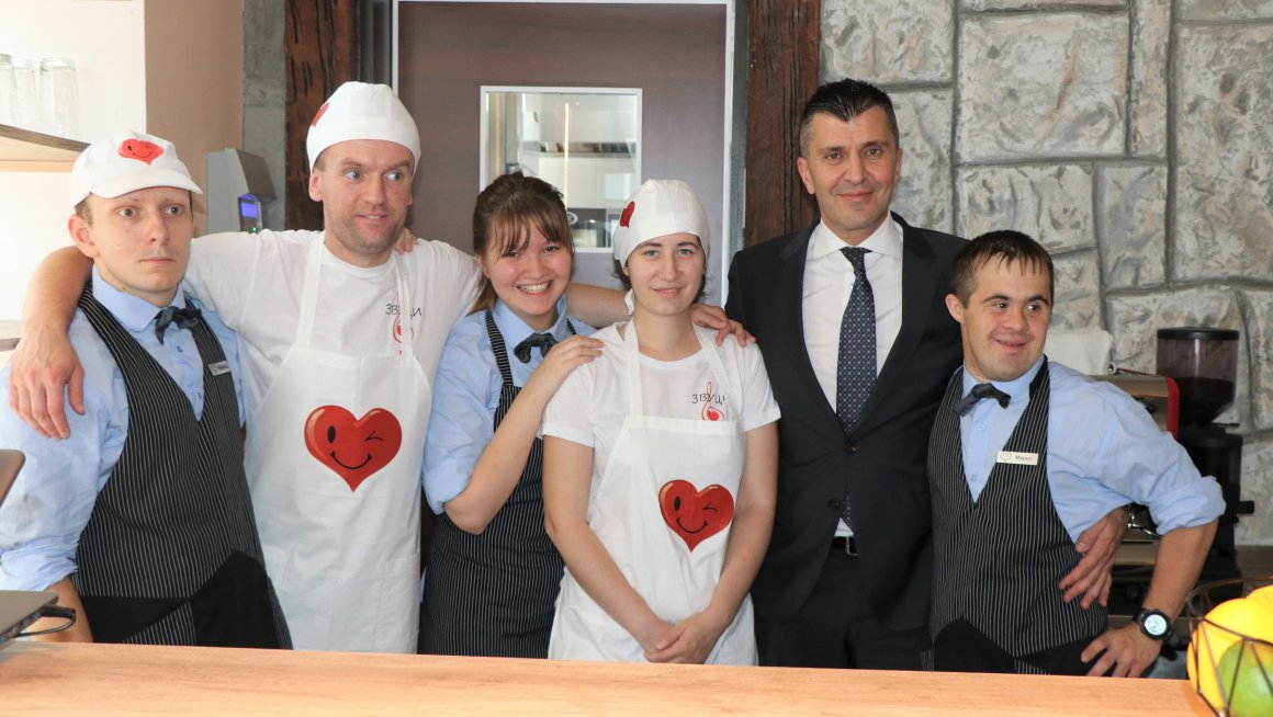 Министар Ђорђевић посетио радионицу „Звуци срца“