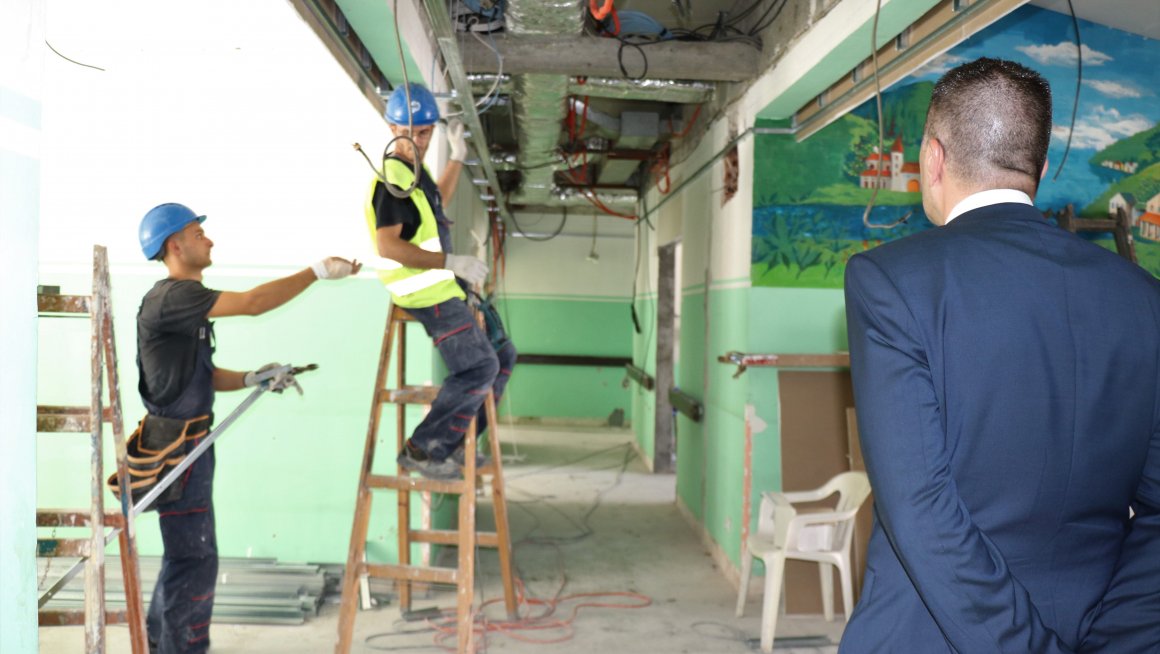 Министар Ђорђевић обишао радове на реконструкцији Дома стационара на Карабурми