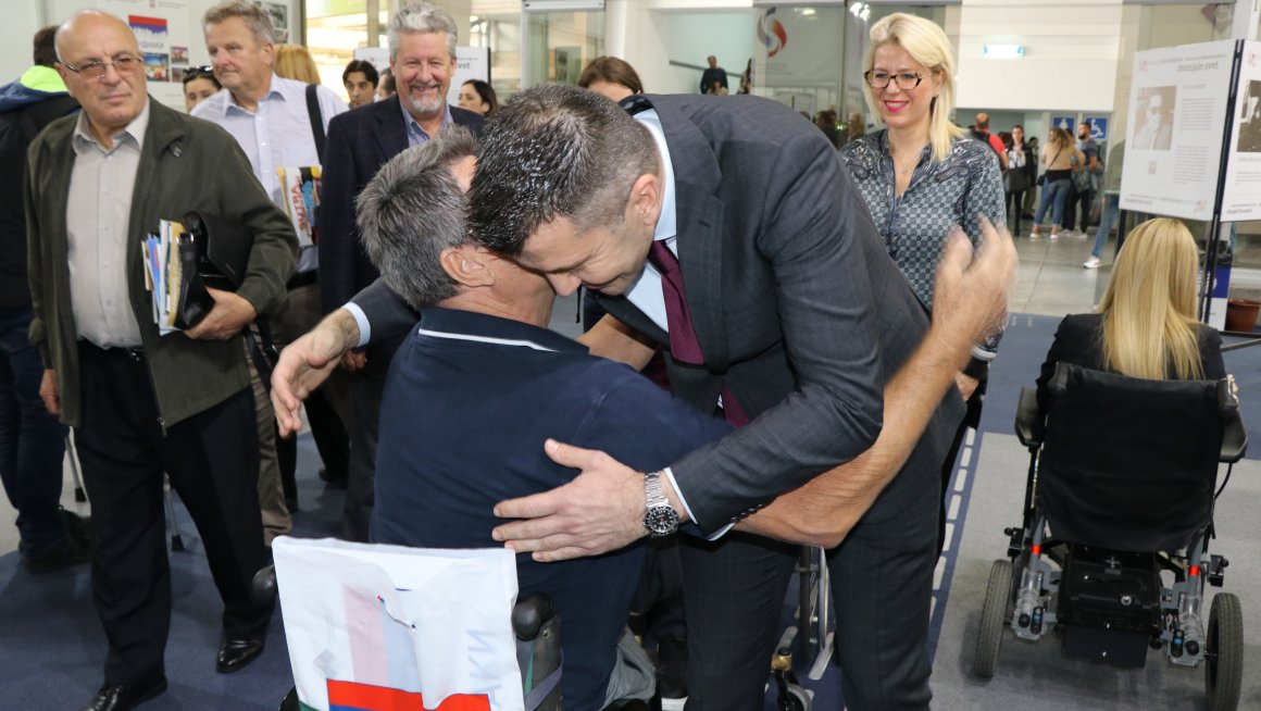 Ђорђевић и Дачић посетили Сајам Ј=ДНАKИ