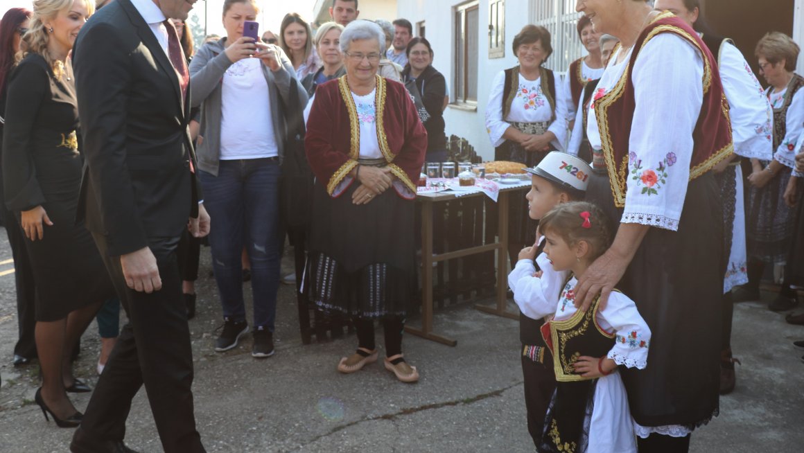 Ђорђевић честитао Међународни дан жена на селу: Све жене у Србији имају једнака права без обзира где живе