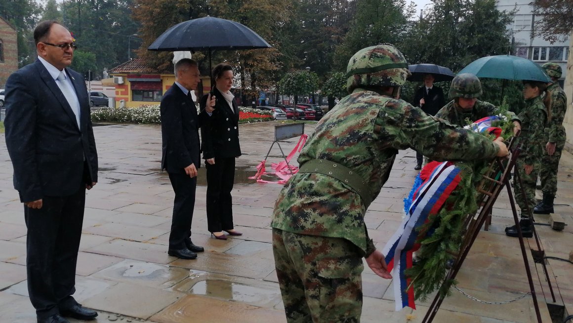 Губернатор Ханти–Мансијског аутономног округа положила венац и одала почаст ослободиоцима Београда у Другом светком рату