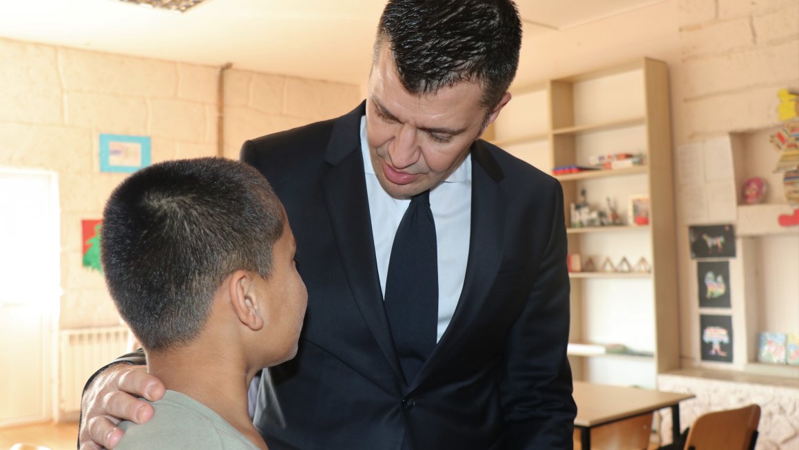 Министар Ђорђевић посетио Центар за смештај страних малолетних лица без пратње родитеља или старатеља