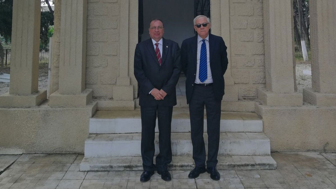 Делегација Министарства за рад, запошљавање, борачка и социјална питања посетила српска војничка гробља у Републици Тунис