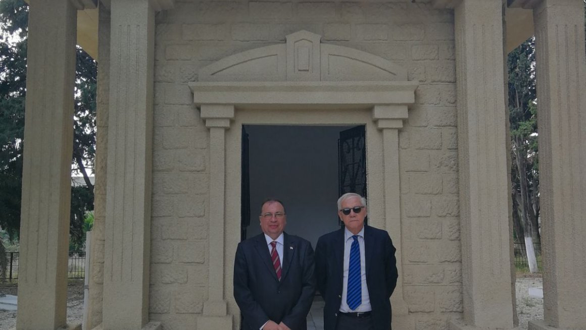 Делегација Министарства за рад, запошљавање, борачка и социјална питања посетила српска војничка гробља у Републици Тунис