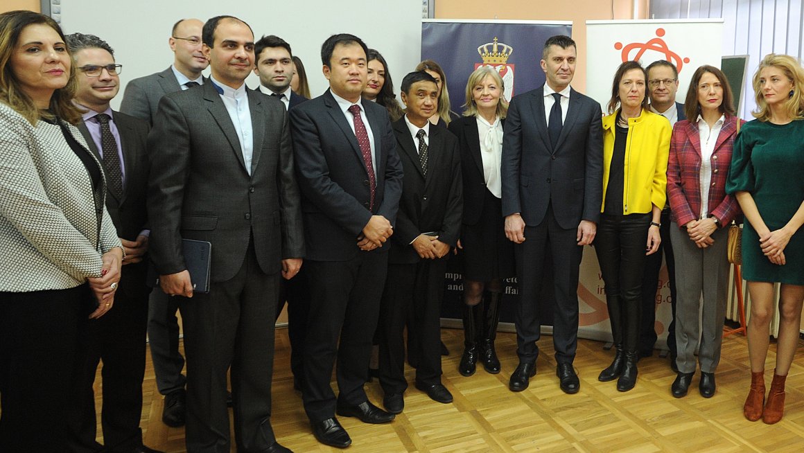 Република Србија води одговорну политику усмерену према мигрантима