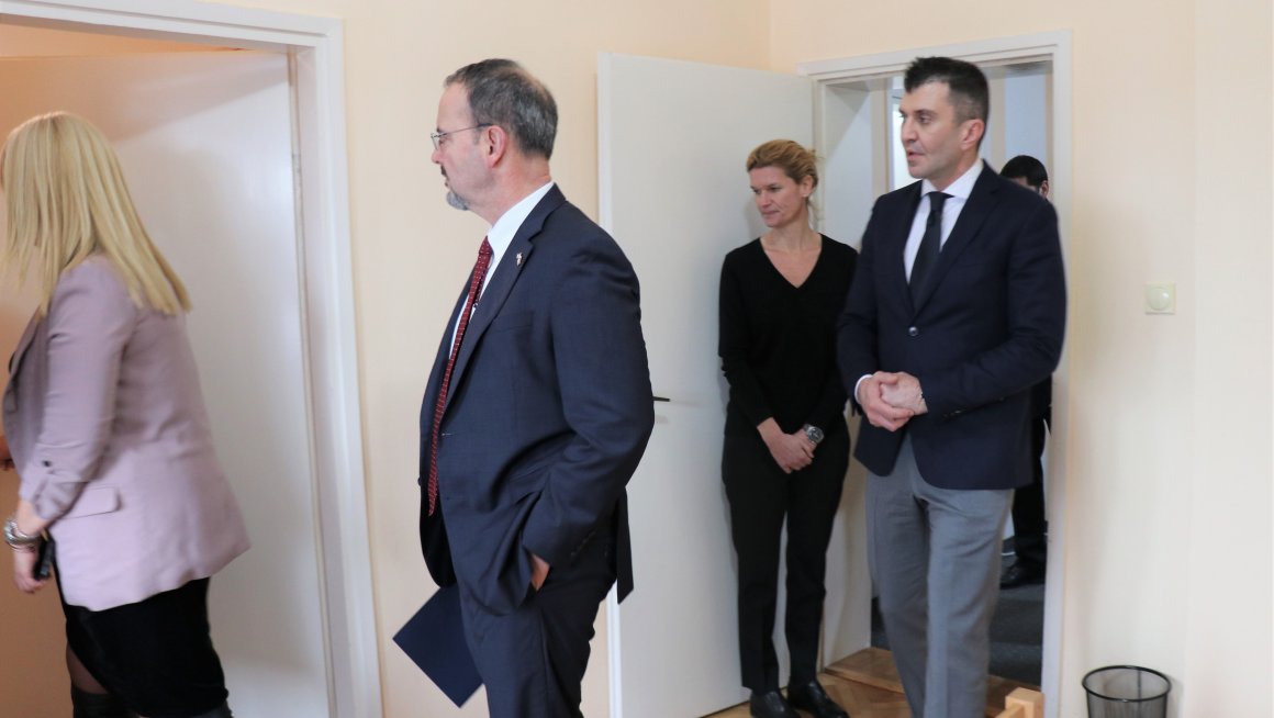 Наставак сарадње Србије и САД-а у борби против трговине људима