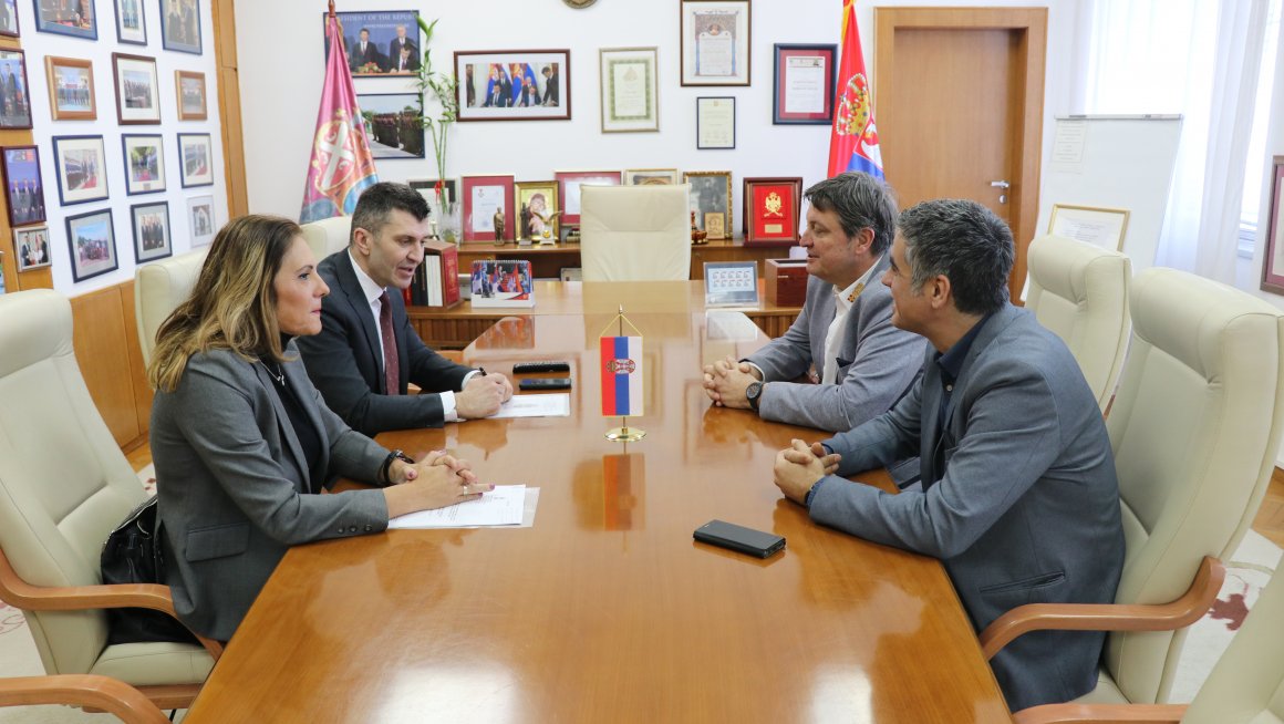 Министар Ђорђевић са директором АСБ-а за Западни Балкан Бојаџићем о завршној конференцији пројекта „Иницијатива за социјалну димензију европских интеграција“