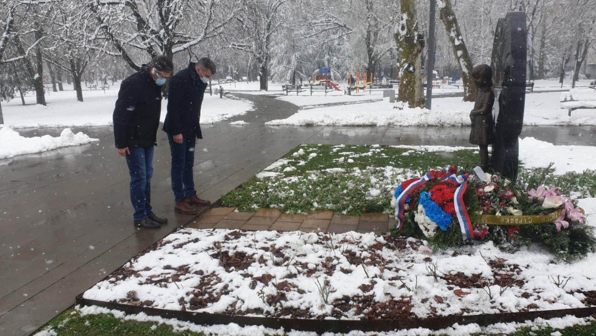 Положен венац на Споменик деци страдалој у НАТО агресији у Ташмајданском парку